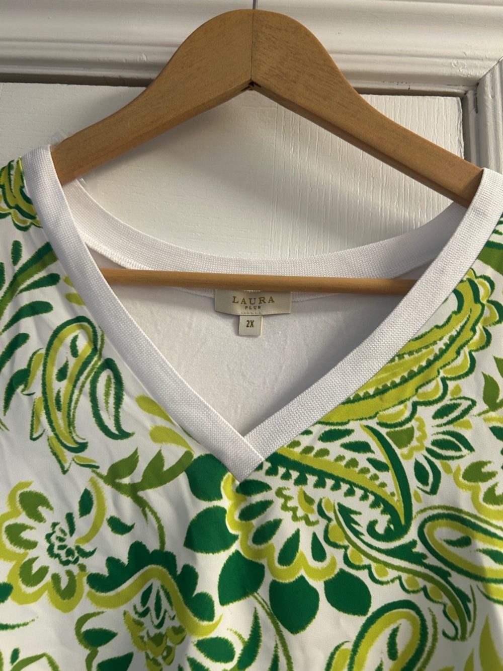 LAURA PLUS V-Neck Short Sleeve Tie-Hem Tee in Green & White - Picture 2 of 5